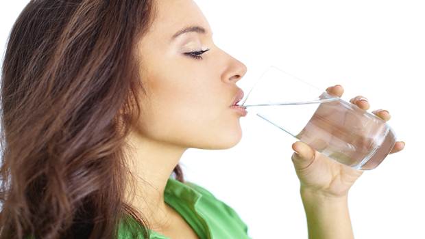 bri-dry-skin-drink-water